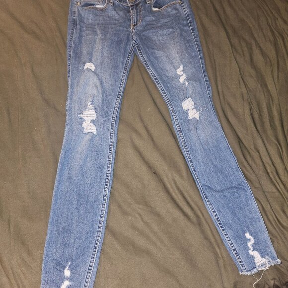Hollister Jeans - Picture 1 of 3
